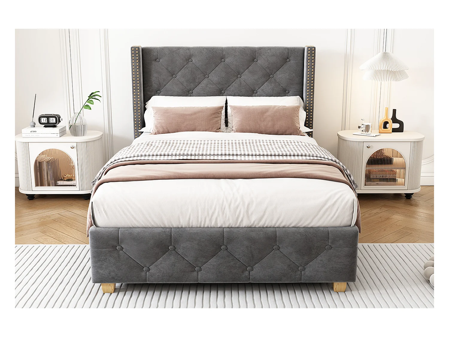 Cama 90x200 cm com estrado e cabeceira capitonê com botões e tachas, em veludo cinza (sem colchão)