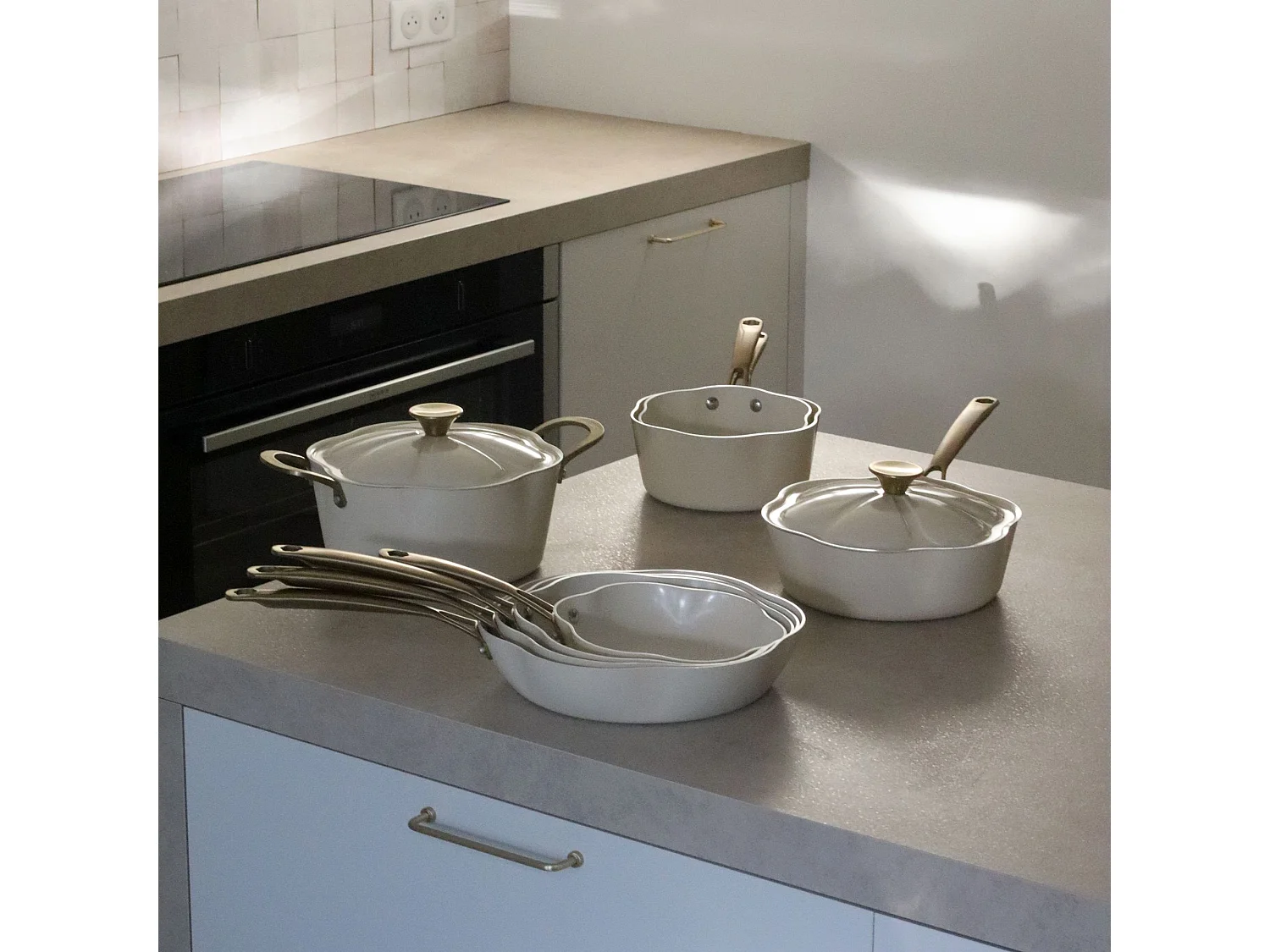 Menastyl - Casserole Dahlia 18cm Aluminium Recycle Beige