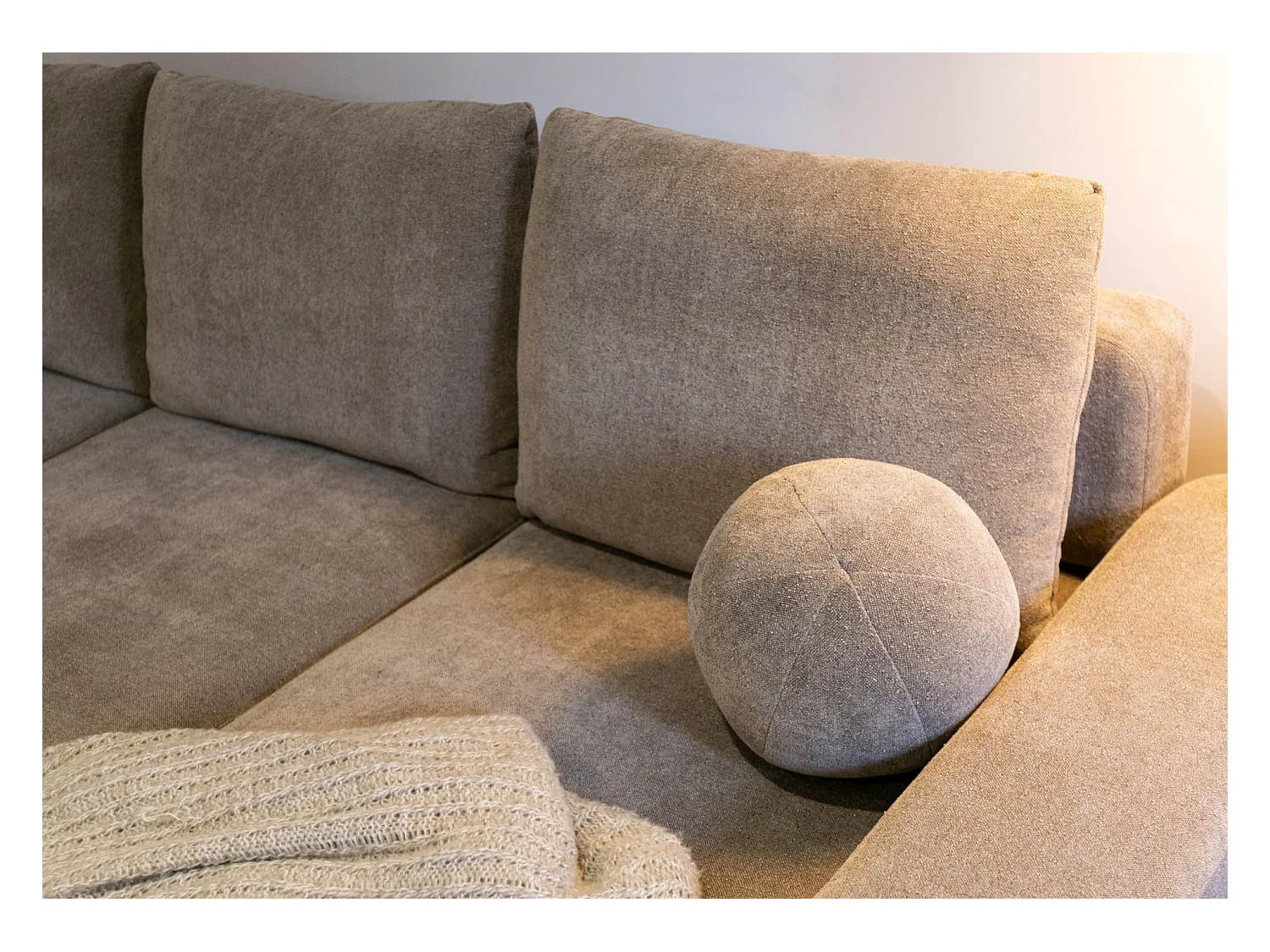 Carnos Ecksofa - mit Chenillebezug und Ballkissen - hellbraun - rechts - CARNOS