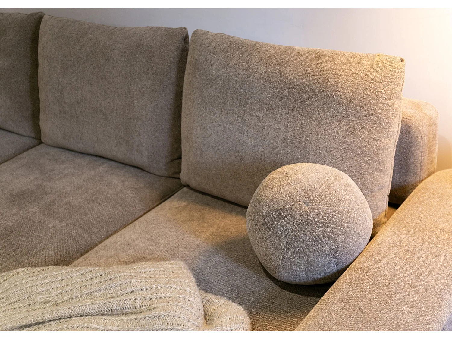 Carnos Ecksofa - mit Chenillebezug und Ballkissen - hellbraun - rechts - CARNOS