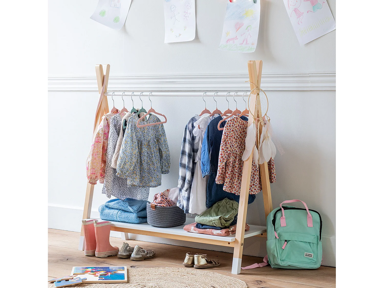 Perchero LOU de madera en color blanco para niños