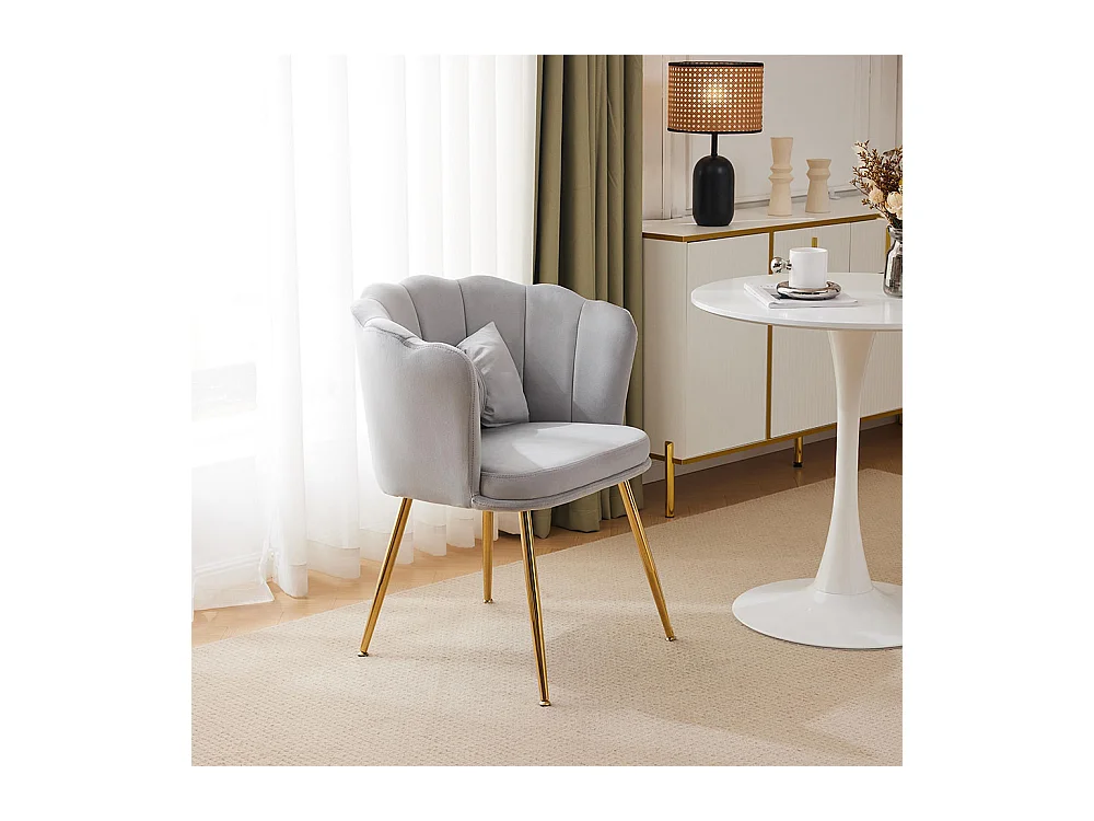 Chaise rembourrées avec dossier en forme de pétale de pieds en métal doré et de coussins en forme de papillon Gris