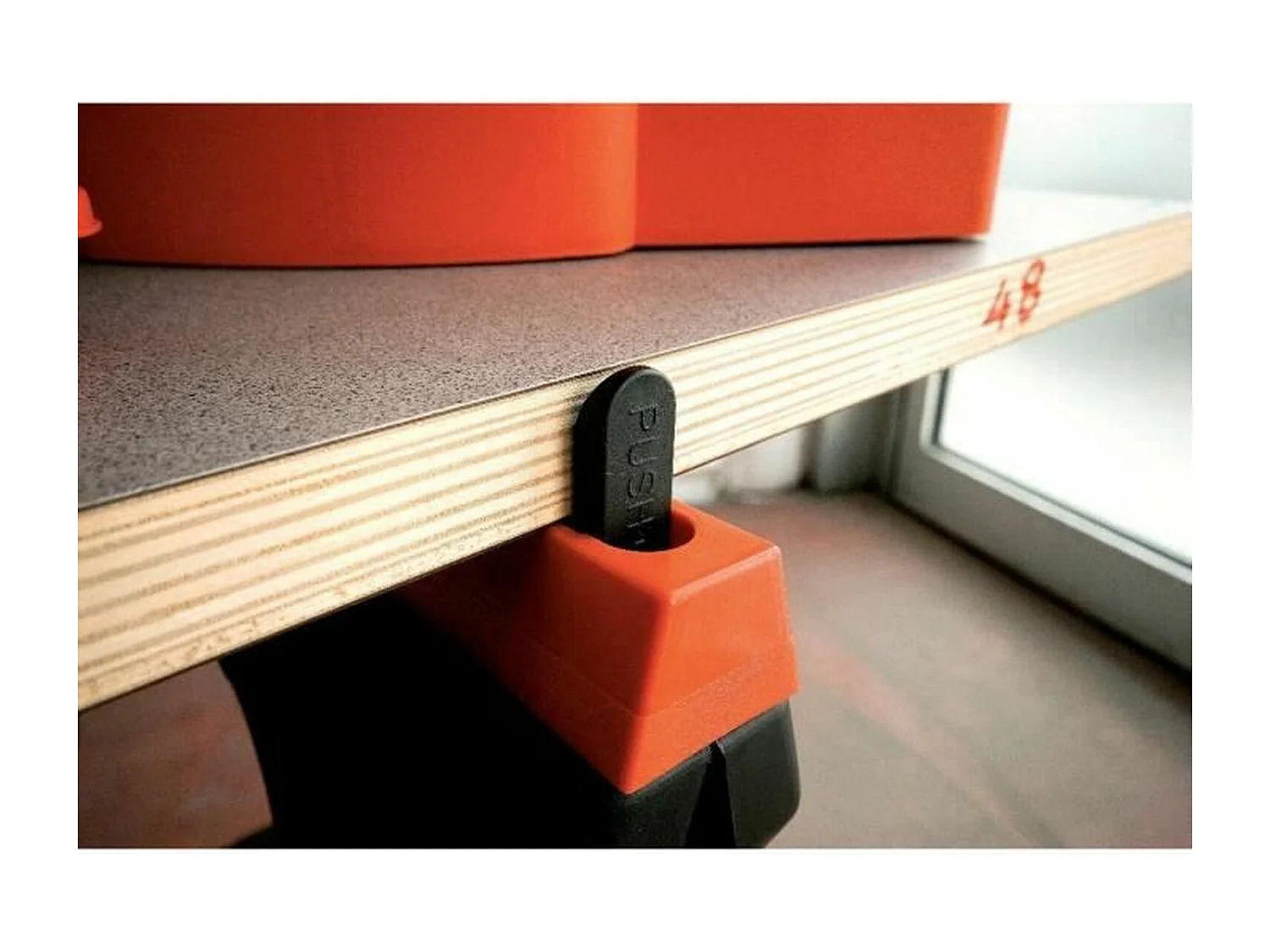 2 Klappböcke 60 x 10 x 80 cm, maximale Belastung 200 kg