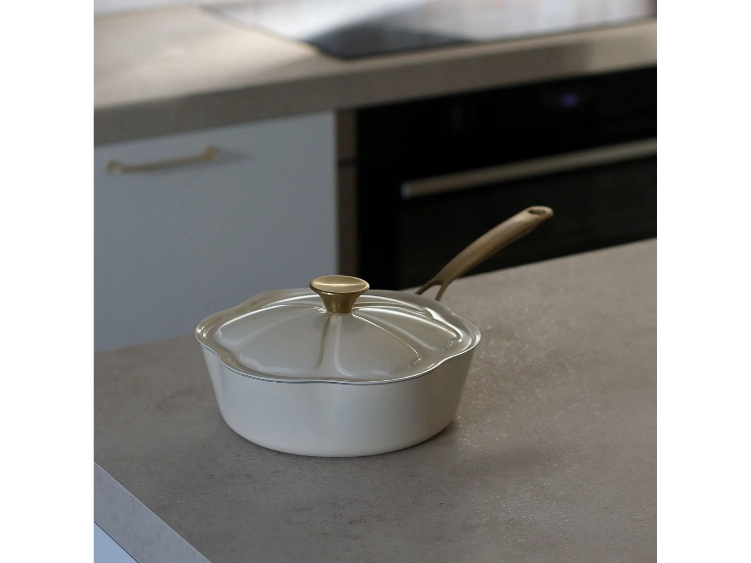 Menastyl - Sauteuse Dahlia 24cm En Aluminium Recyclé Beige Avec Couvercle