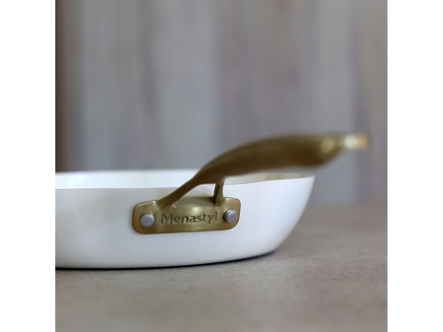 Menastyl - Poele Dahlia 24cm En Aluminium Recycle Beige