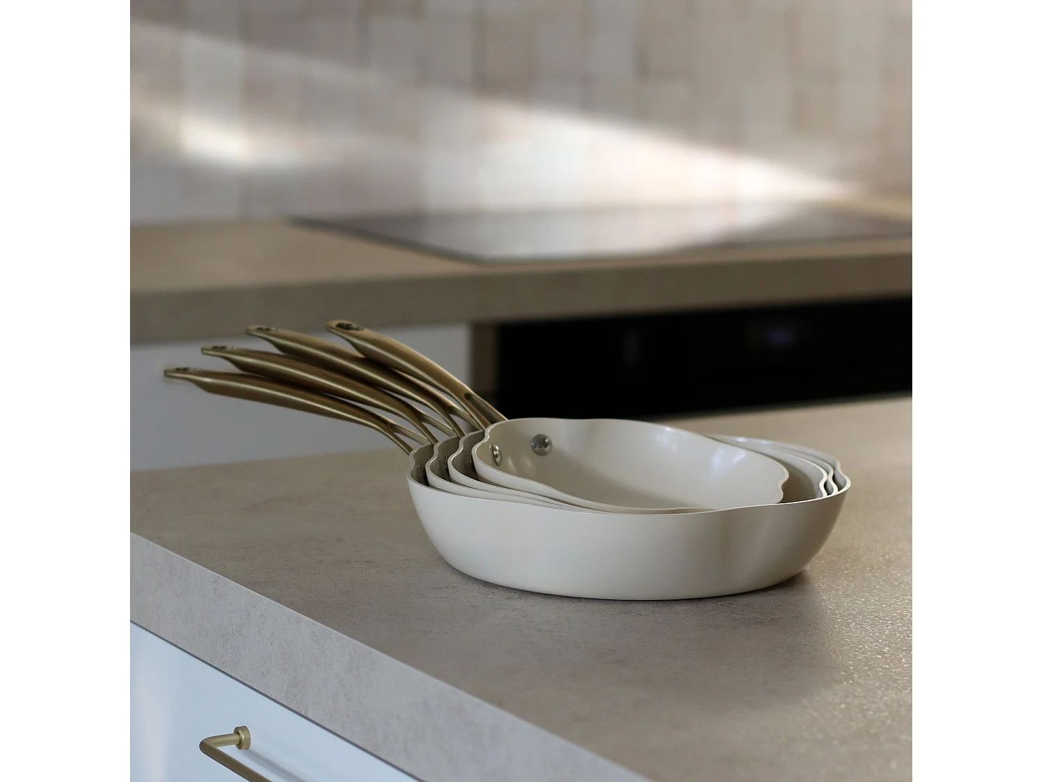 Menastyl - Poele Dahlia 24cm En Aluminium Recyclé Beige