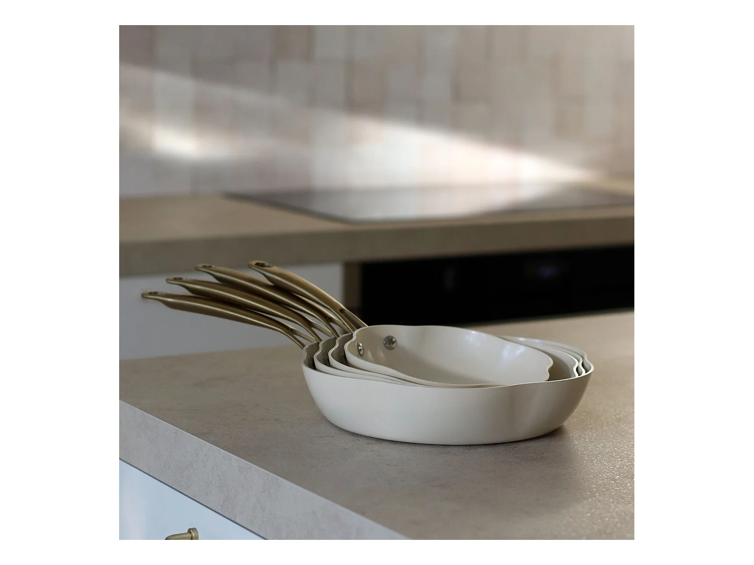 Menastyl - Poele Dahlia 26cm En Aluminium Recycle Beige