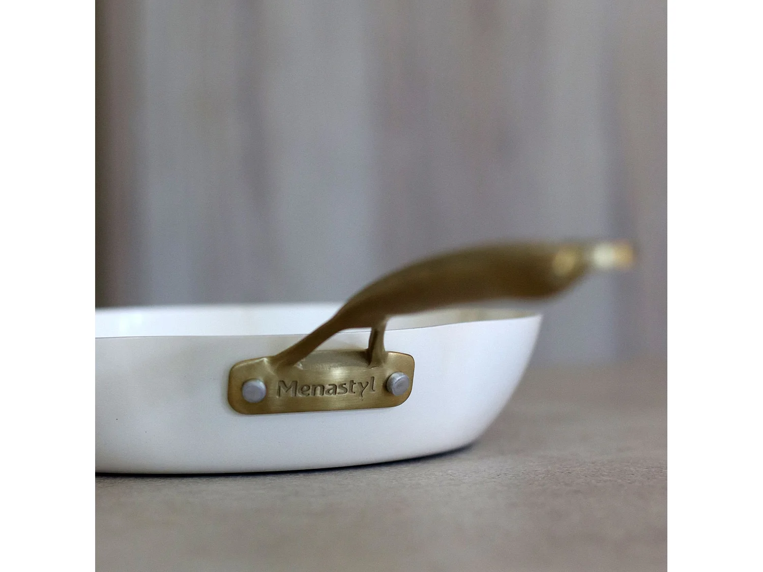 Menastyl - Poele Dahlia 26cm En Aluminium Recycle Beige