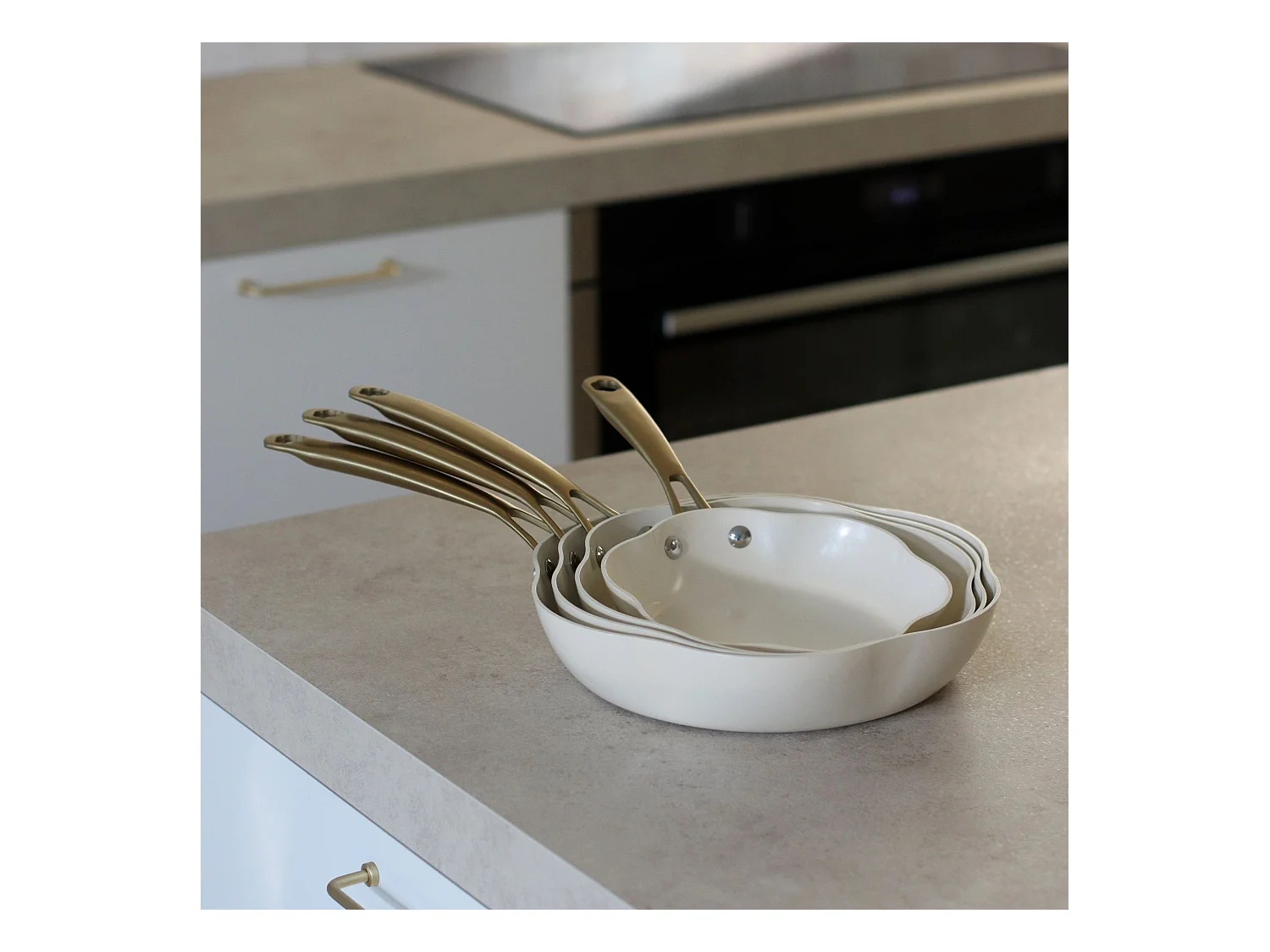 Menastyl - Poele Dahlia 20cm En Aluminium Recycle Beige