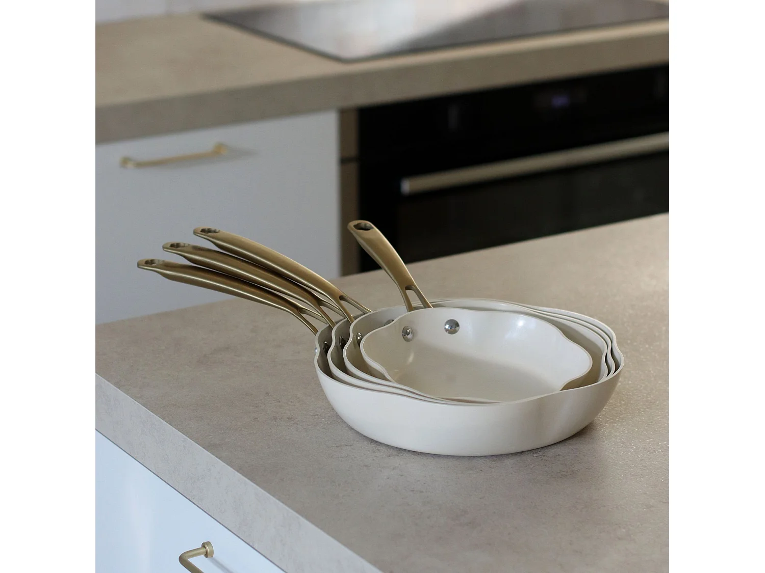 Menastyl - Poele Dahlia 20cm En Aluminium Recycle Beige