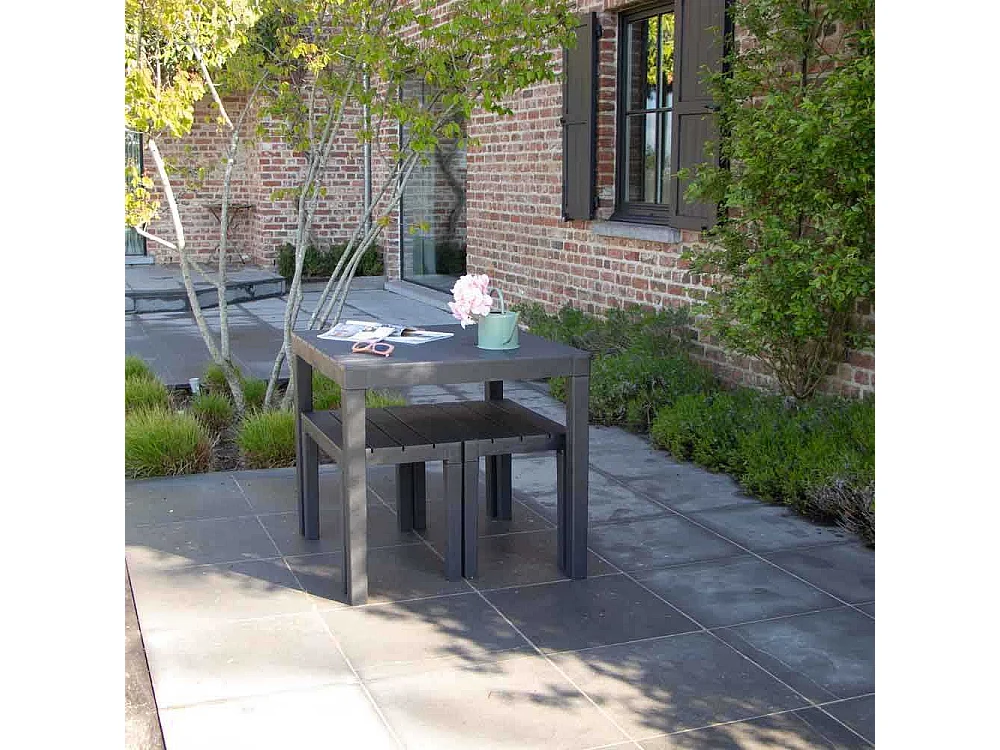 Salon de jardin en résine anthracite avec 2 bancs PAPUA