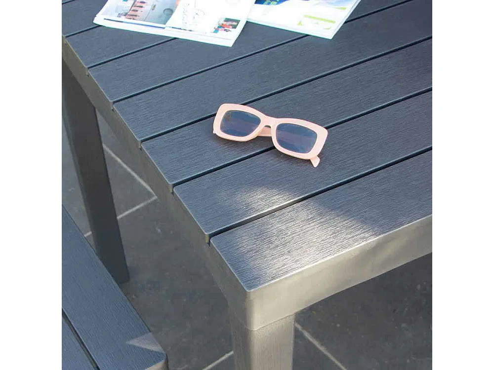 Salon de jardin en résine anthracite avec 2 bancs PAPUA
