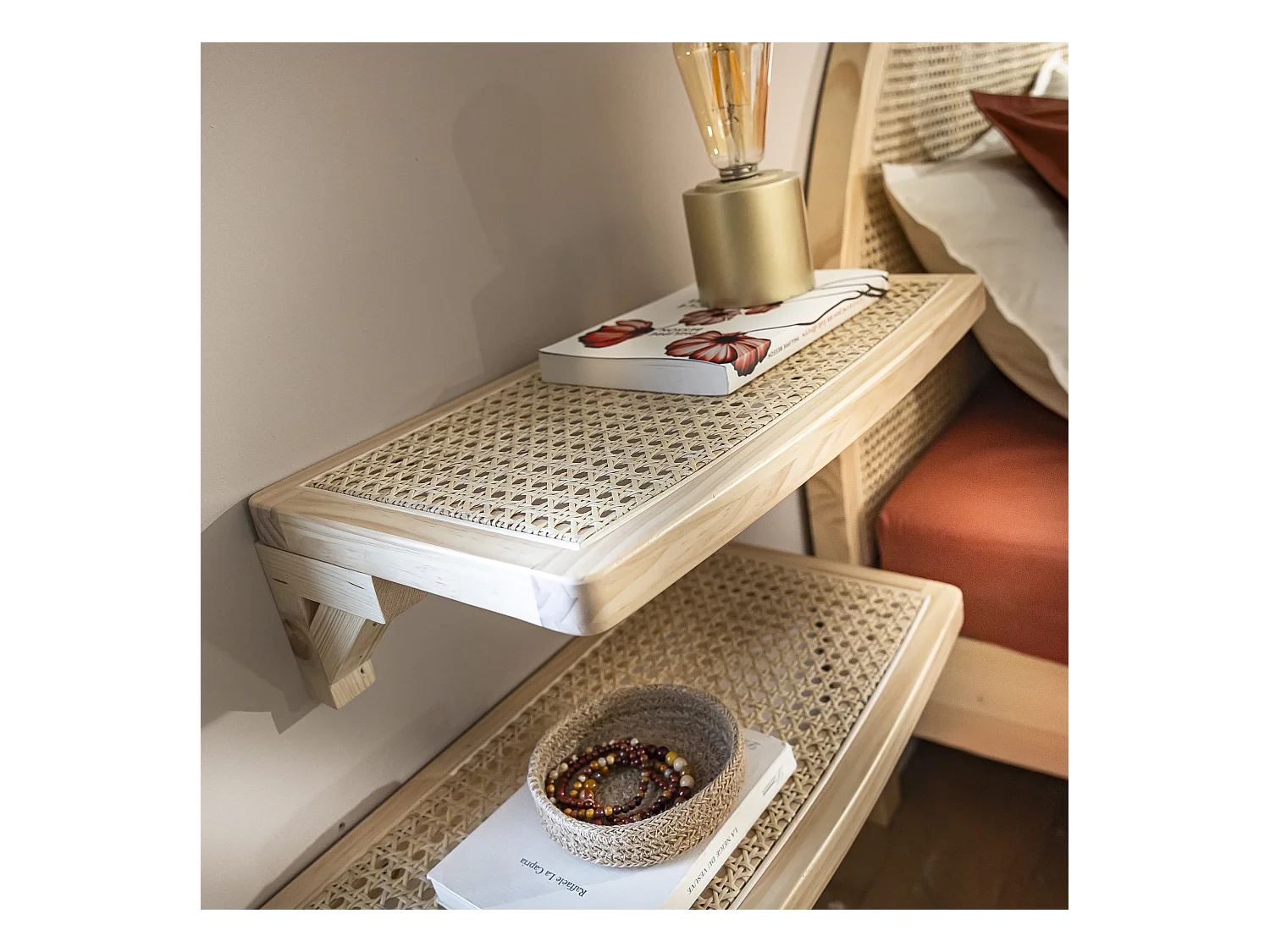 Lit adulte en pin massif tête de lit cannage ANNA 140x200 + set de 2 chevets cannage - ANNA