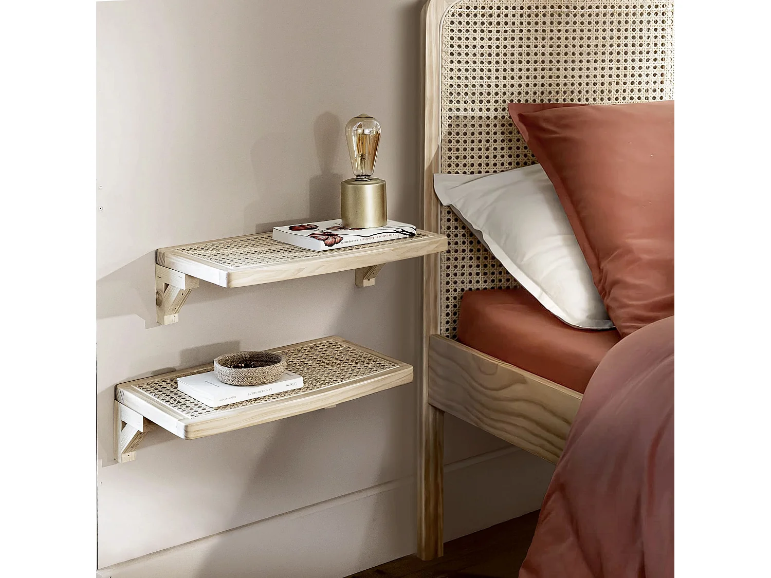 Lit adulte en pin massif tête de lit cannage ANNA 140x200 + set de 2 chevets cannage - ANNA