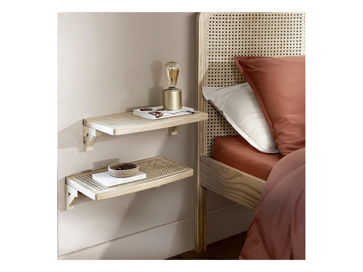 Lit adulte en pin massif tête de lit cannage ANNA 160x200 + set de 2 chevets cannage  - ANNA