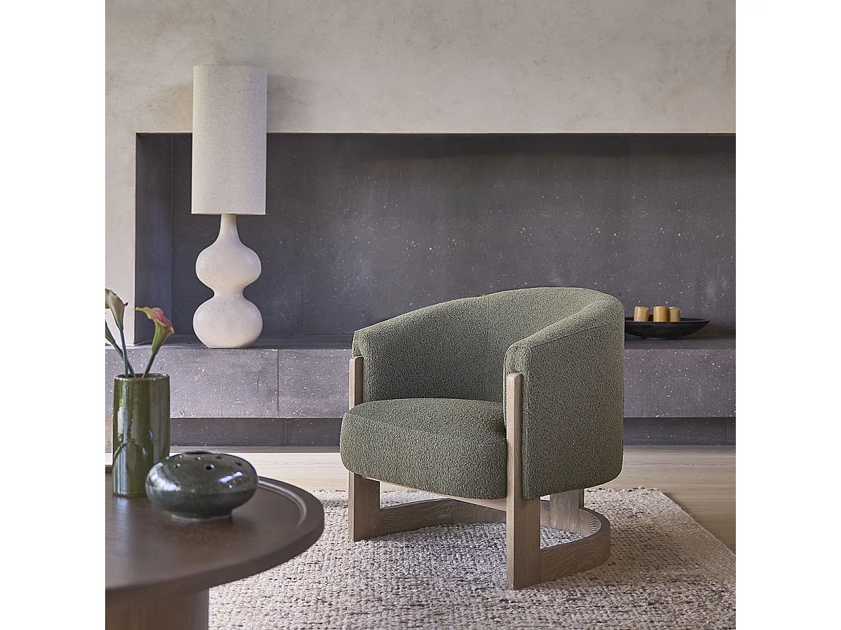 Fauteuil en chêne massif et tissu bouclette kaki
