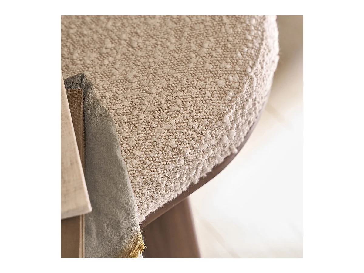 Banco de mindi macizo acabado nogal con tela bouclette 120 cm