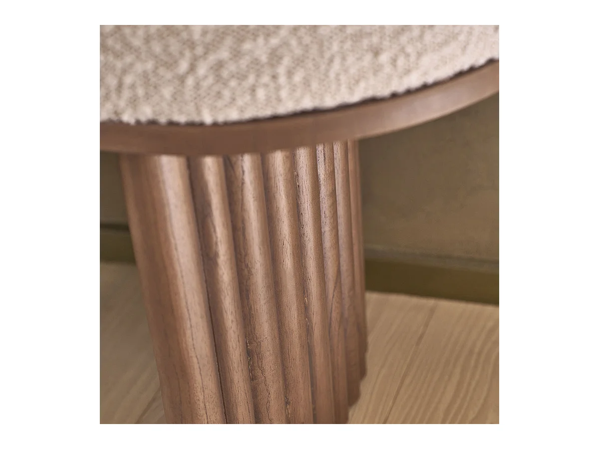 Banco de mindi macizo acabado nogal con tela bouclette 120 cm