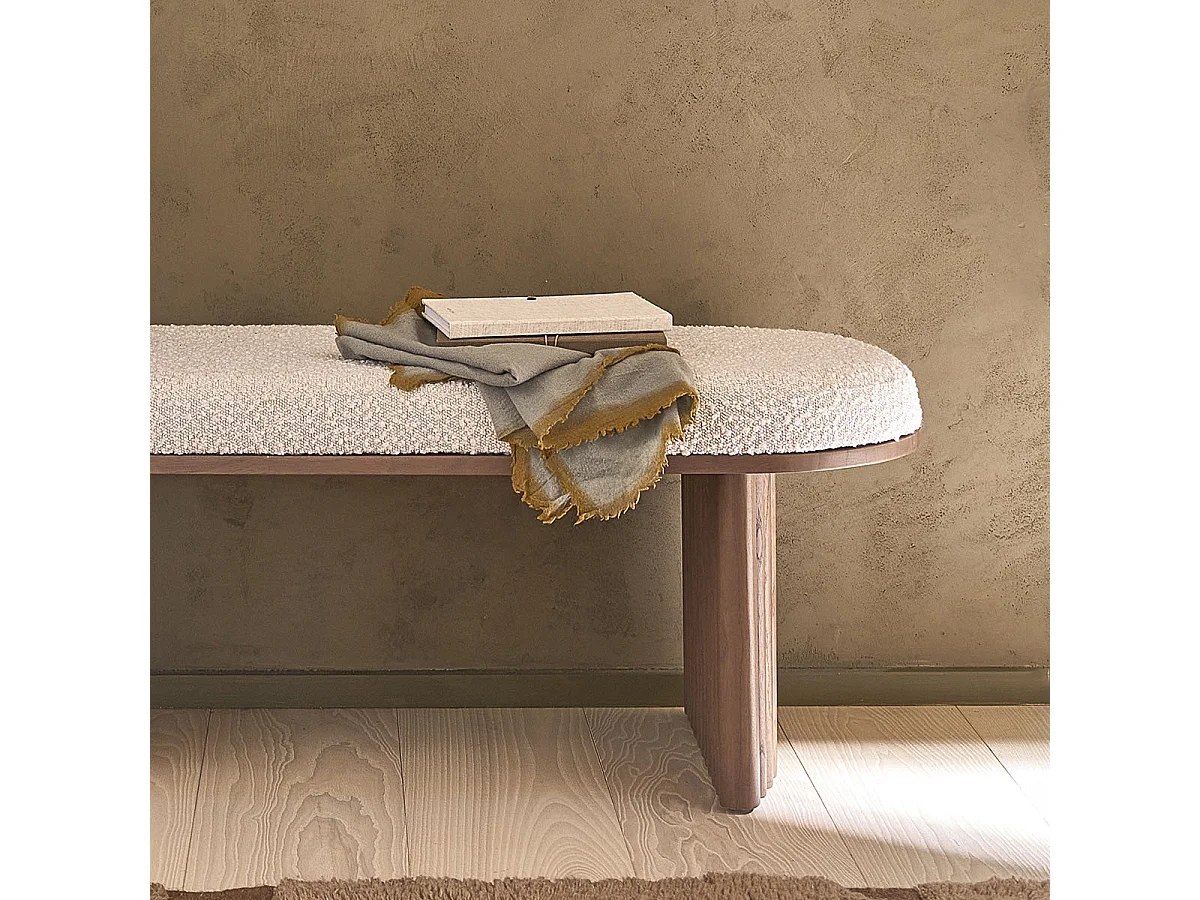 Banc en bois massif et tissu bouclette 120 cm