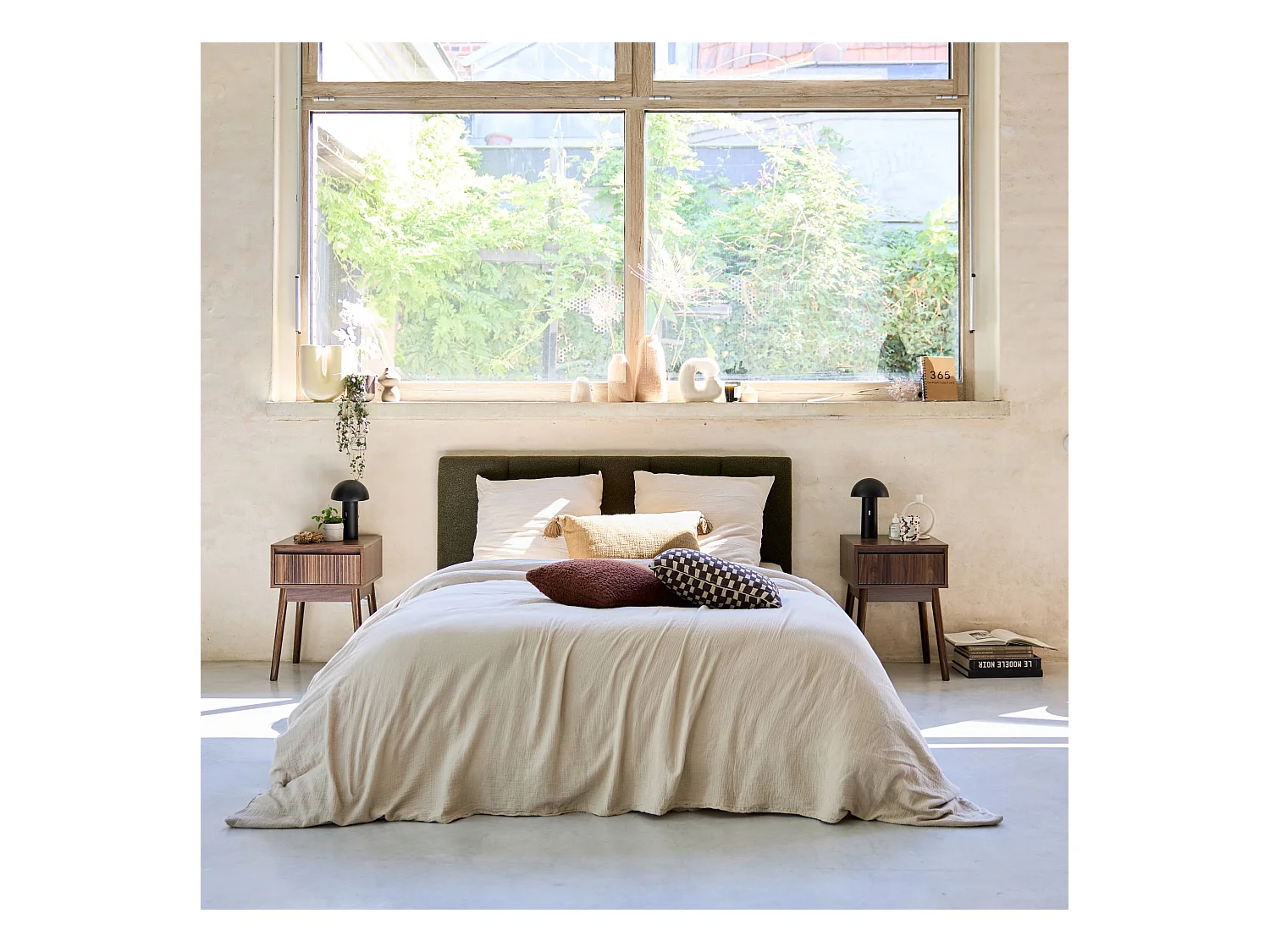 Set 2 comodini con un cassetto, noce