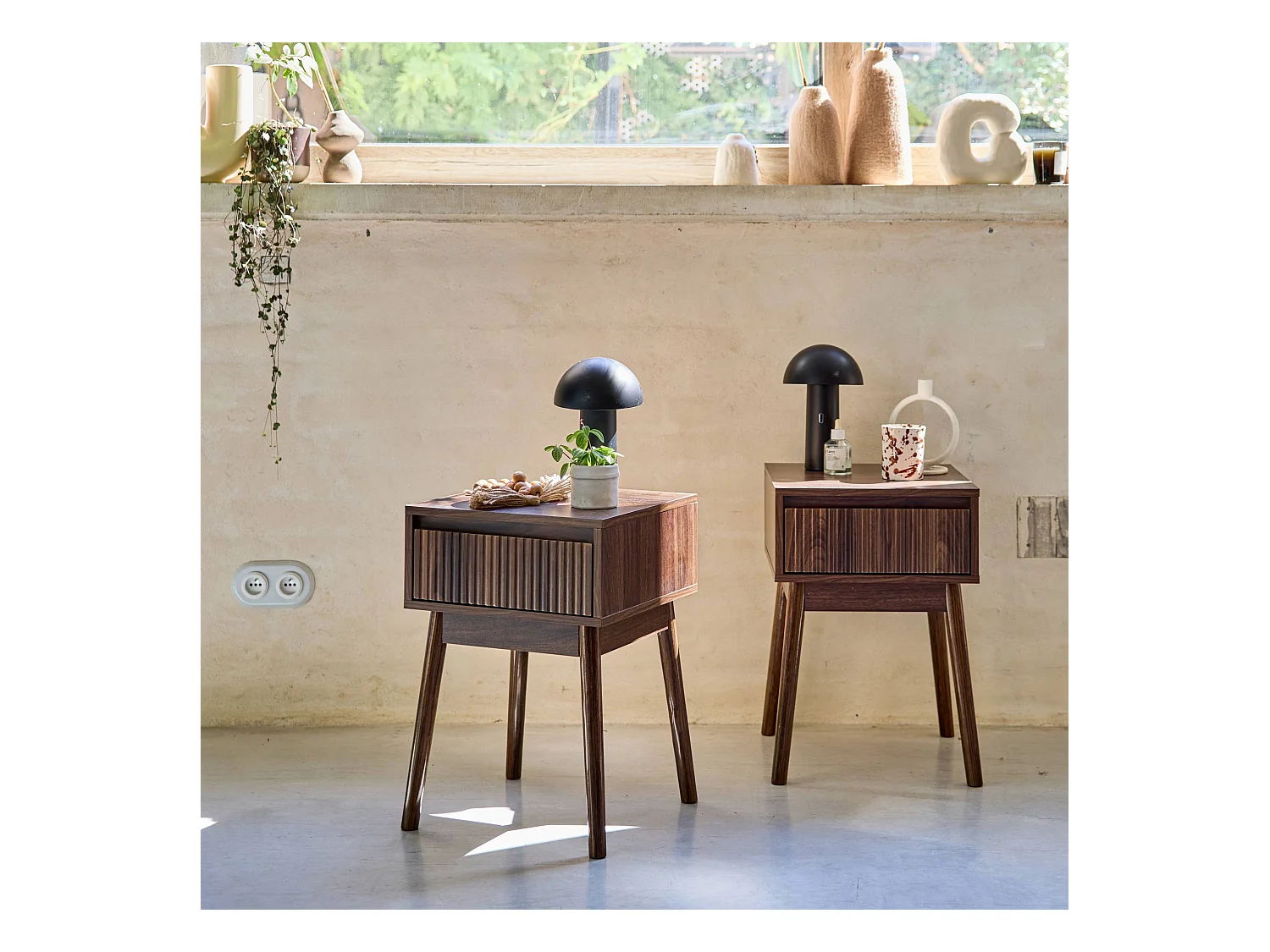 Set 2 comodini con un cassetto, noce