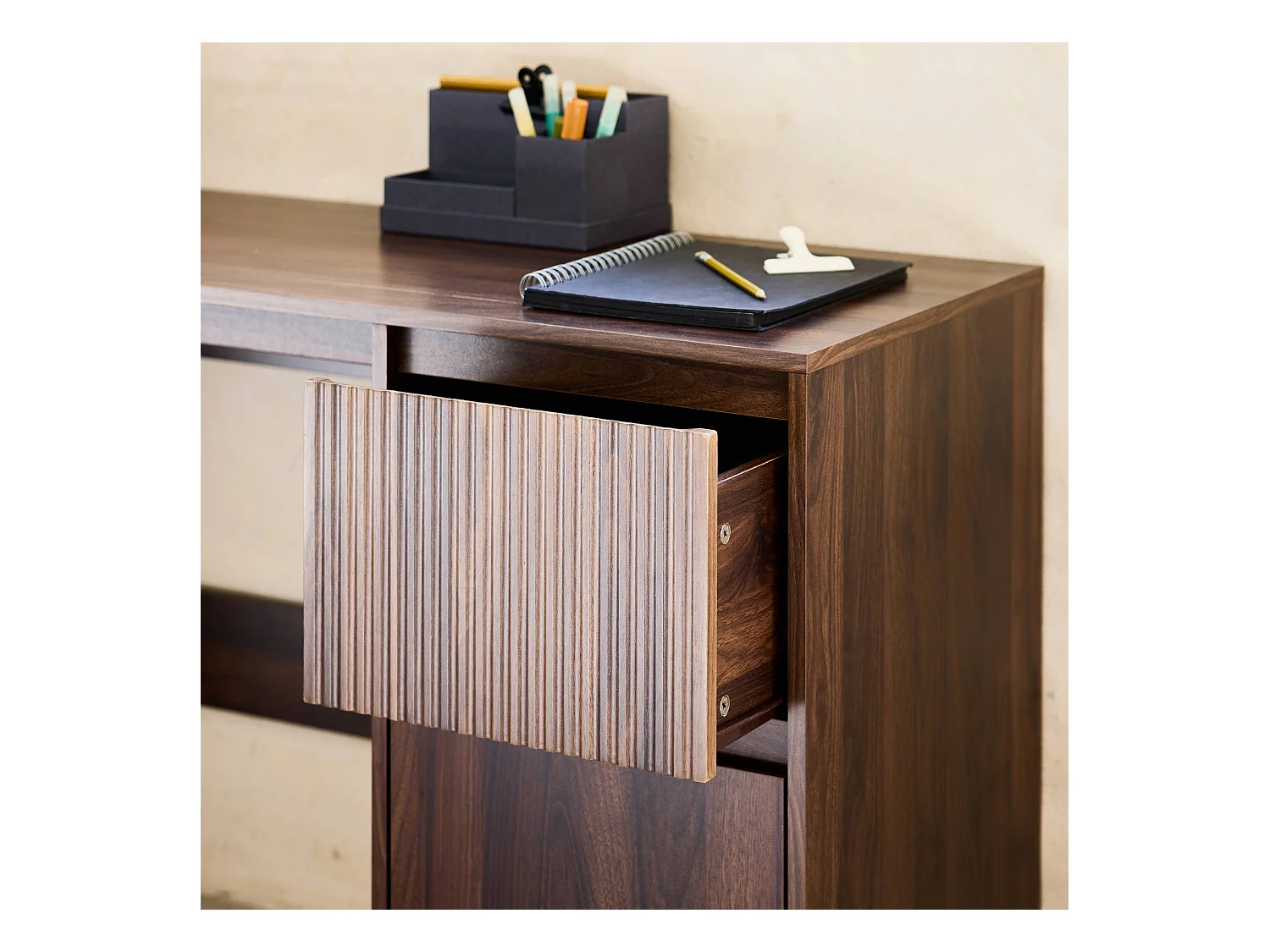 Scrivania scandinava decorazione in legno, 2 cassetti, marrone