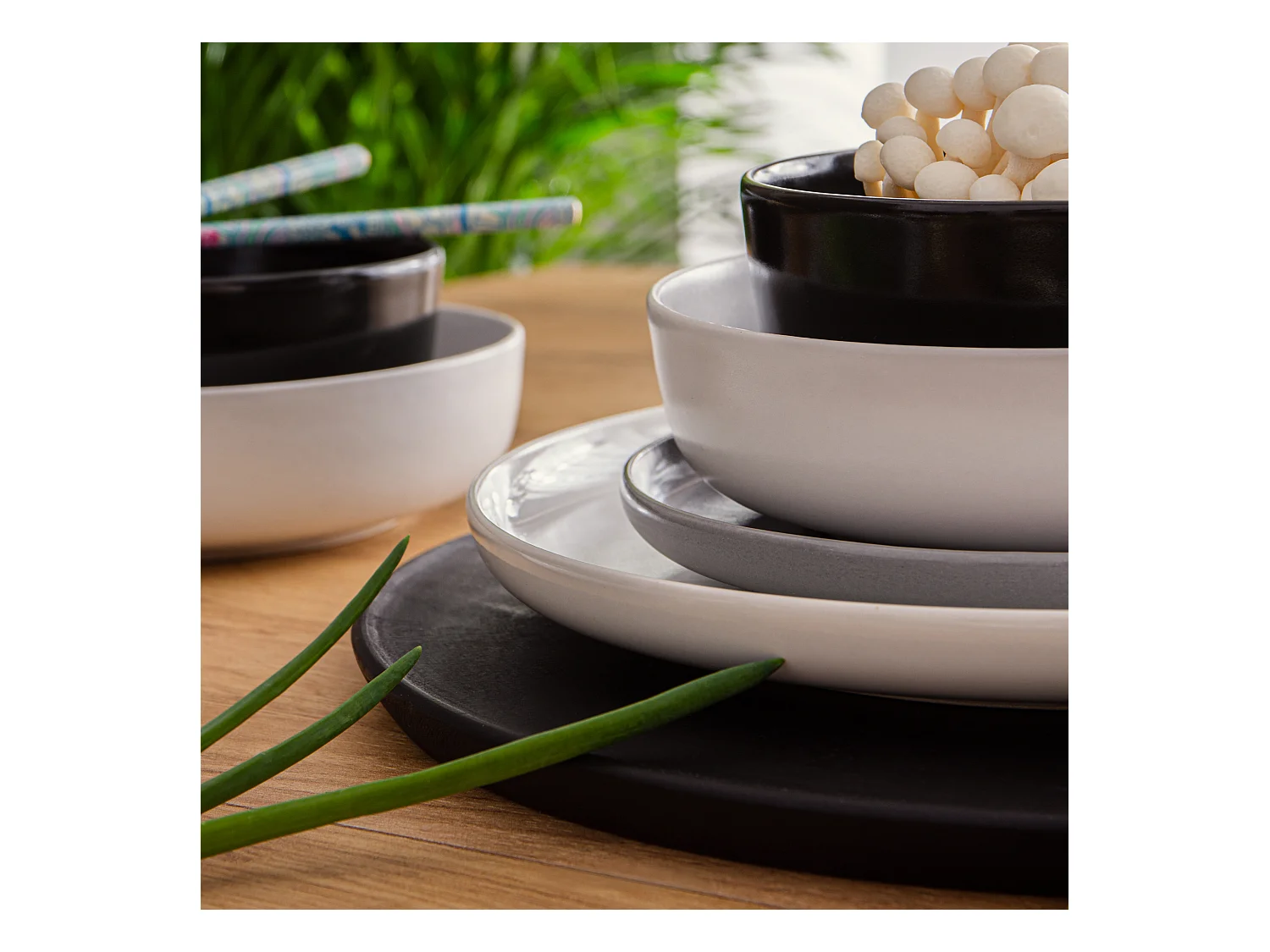 Service de table - Service vaisselle - 6 personnes 24 pièces - Blanc, Noir, Gris - VICTO