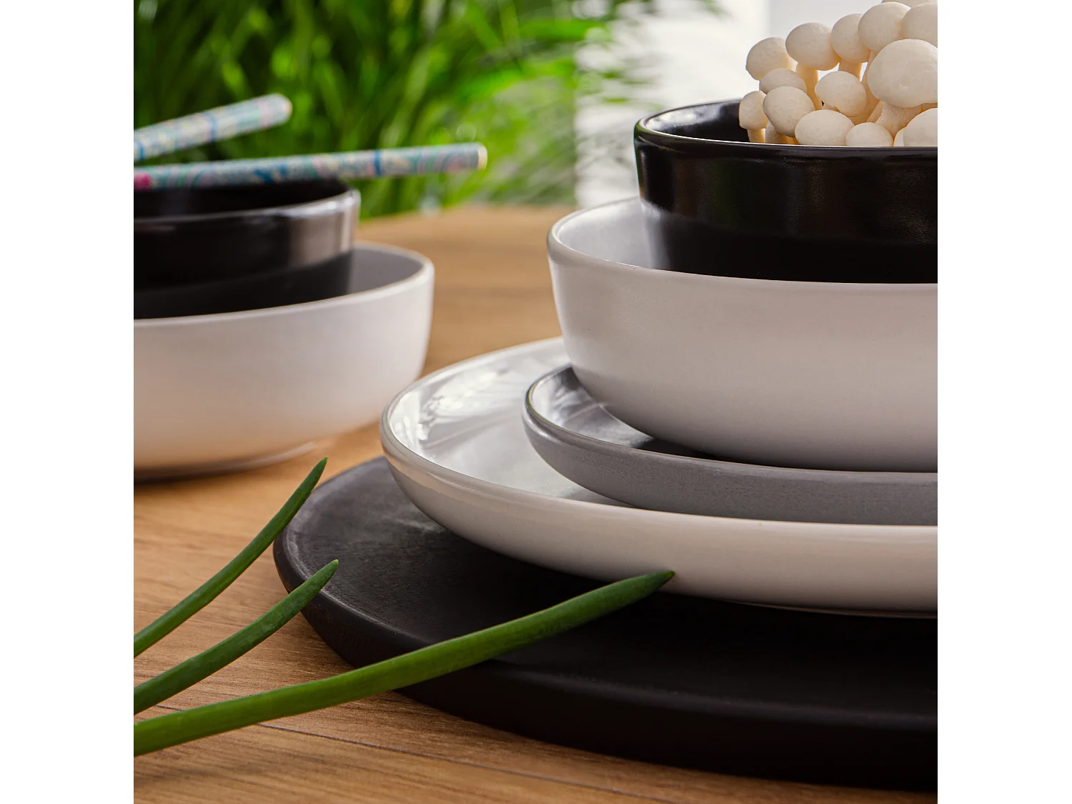 Service de table - Service vaisselle - 6 personnes 24 pièces - Blanc, Noir, Gris - VICTO