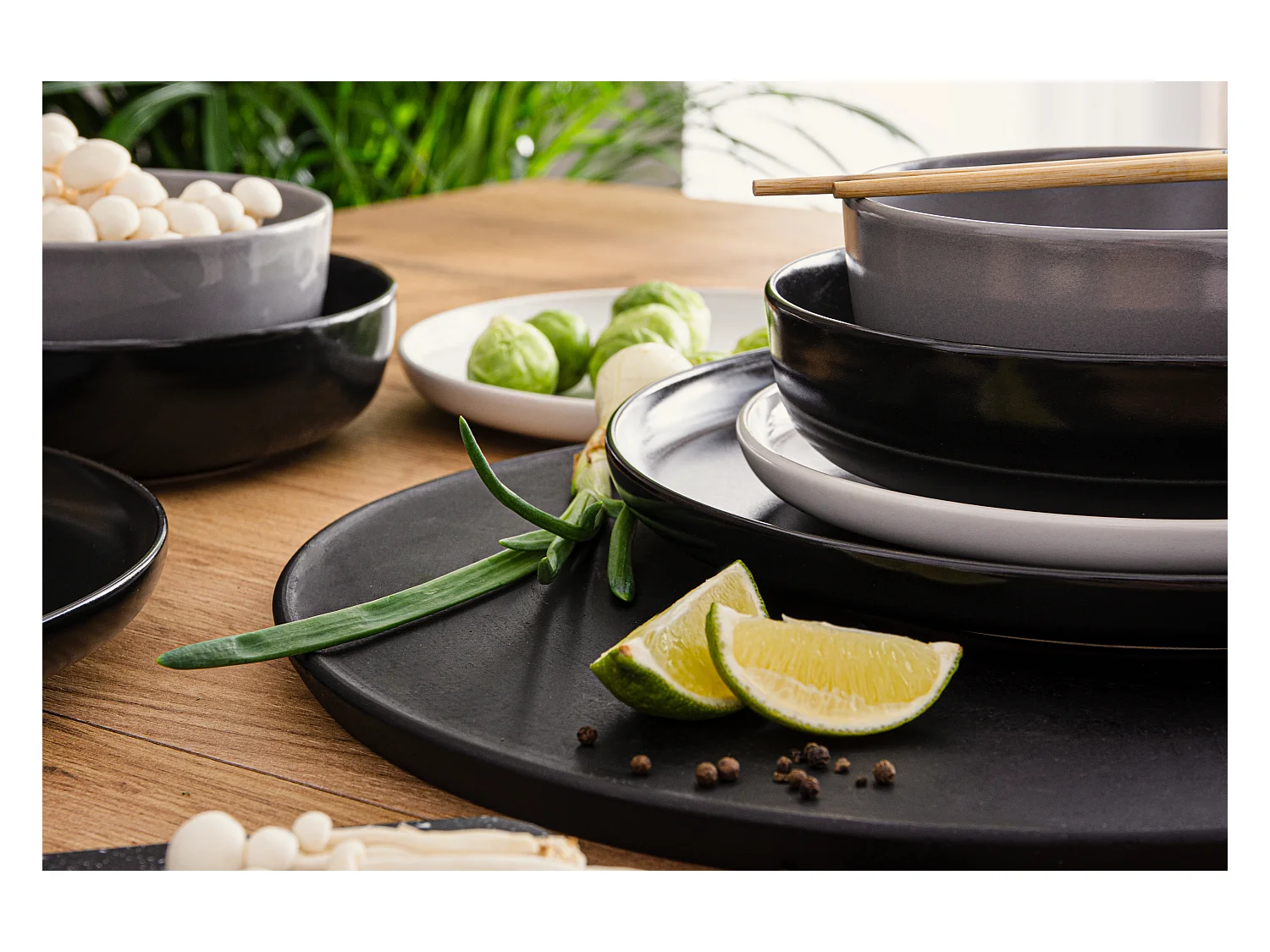 Service de table - Service vaisselle - 6 personnes 24 pièces - Blanc, Noir, Gris - VICTO