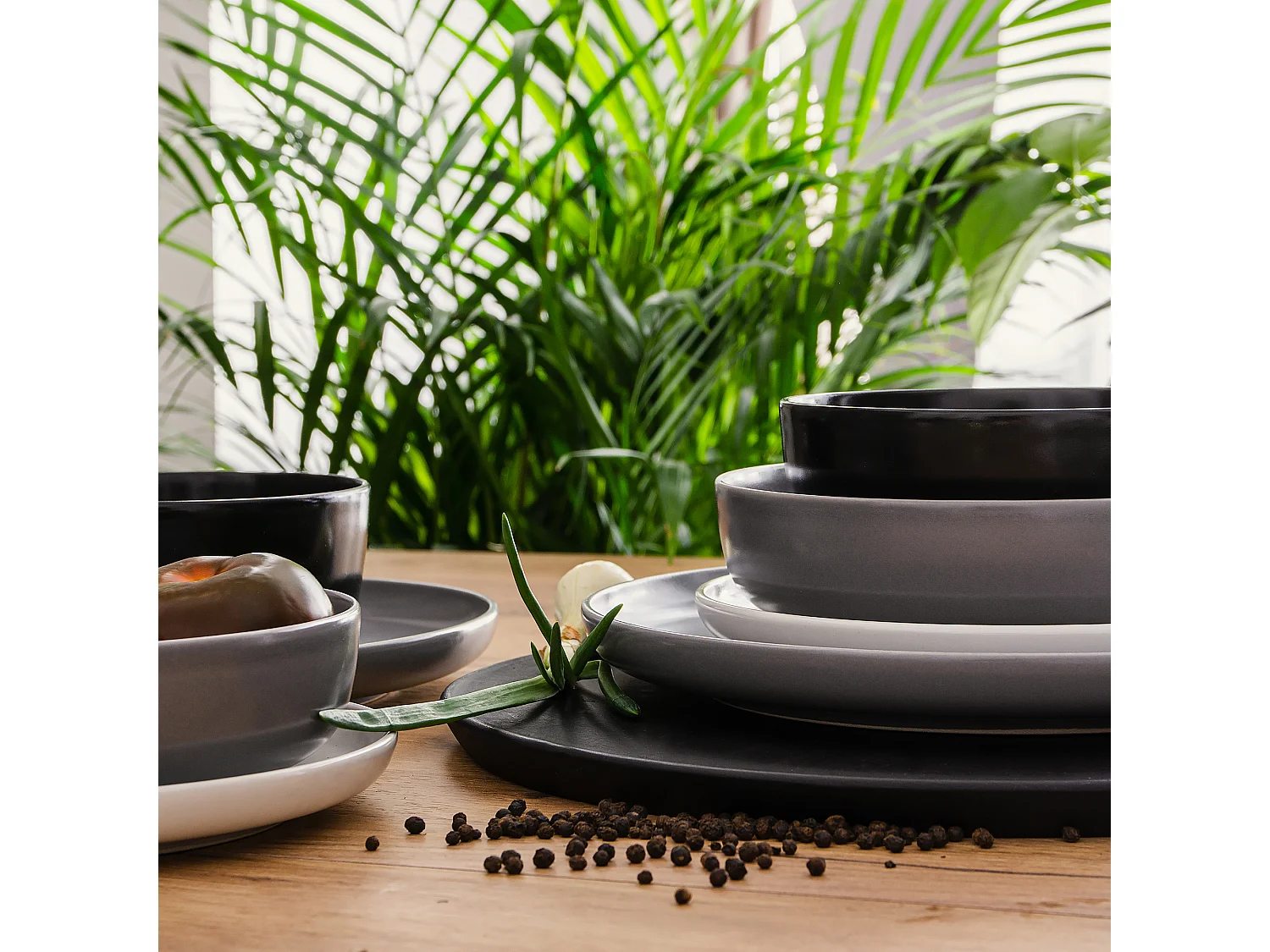 Service de table - Service vaisselle - 6 personnes 24 pièces - Blanc, Noir, Gris - VICTO