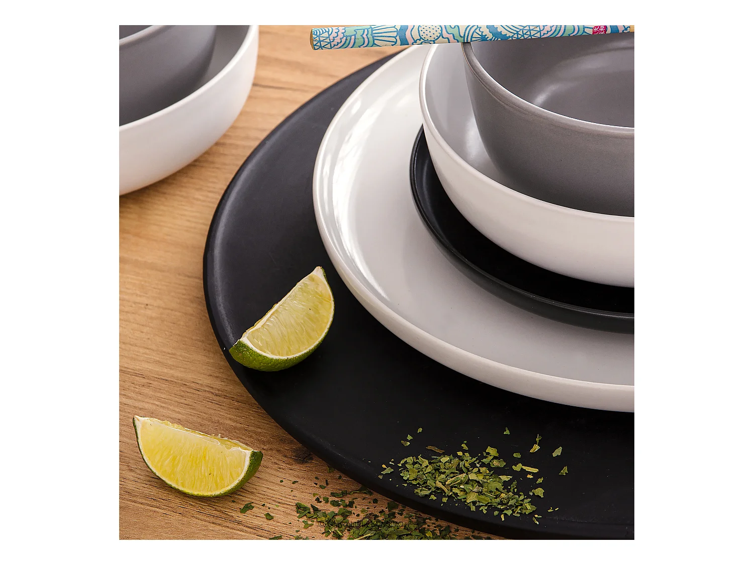 Service de table - Service vaisselle - 6 personnes 24 pièces - Blanc, Noir, Gris - VICTO