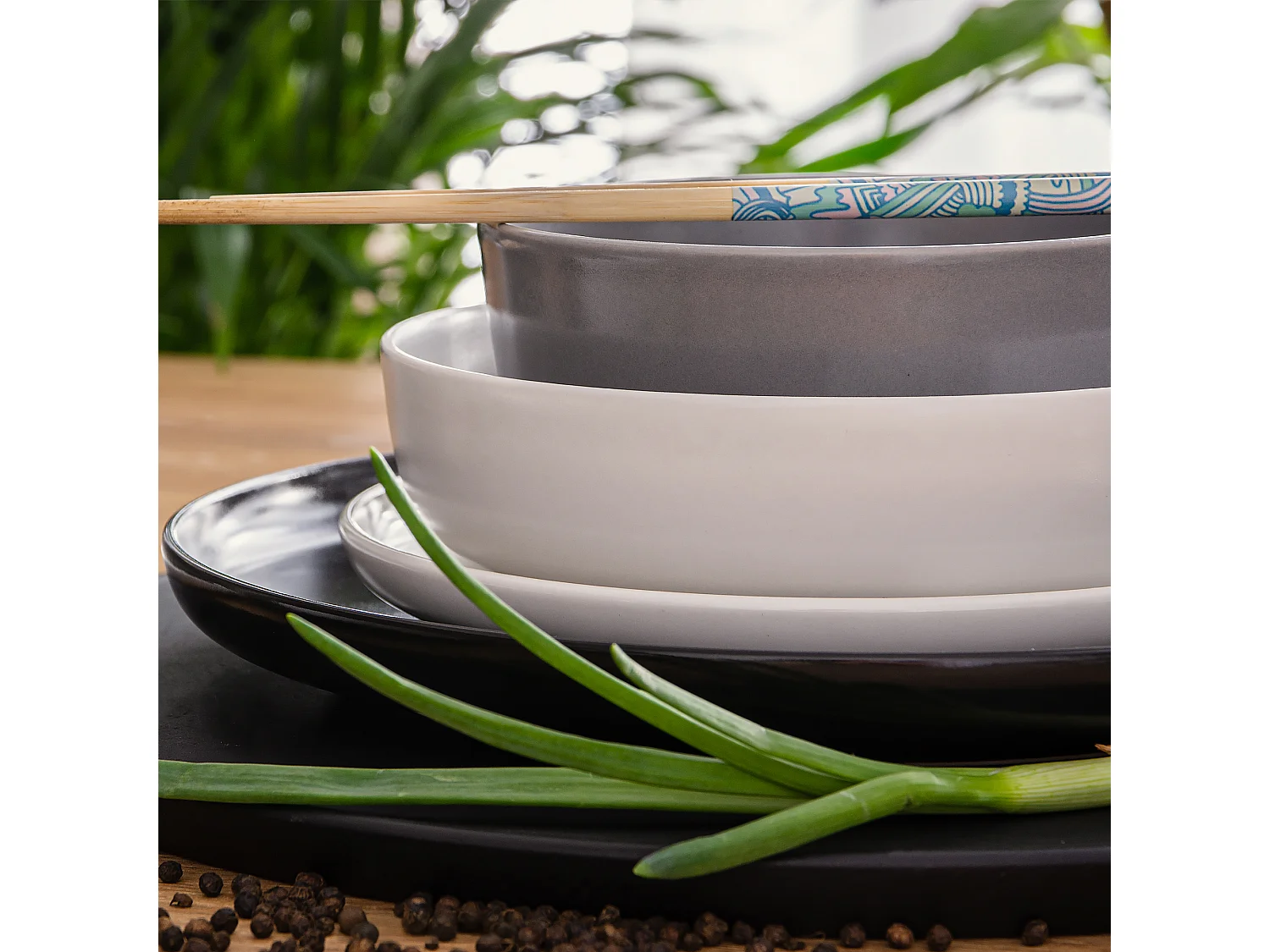 Service de table - Service vaisselle - 6 personnes 24 pièces - Blanc, Noir, Gris - VICTO