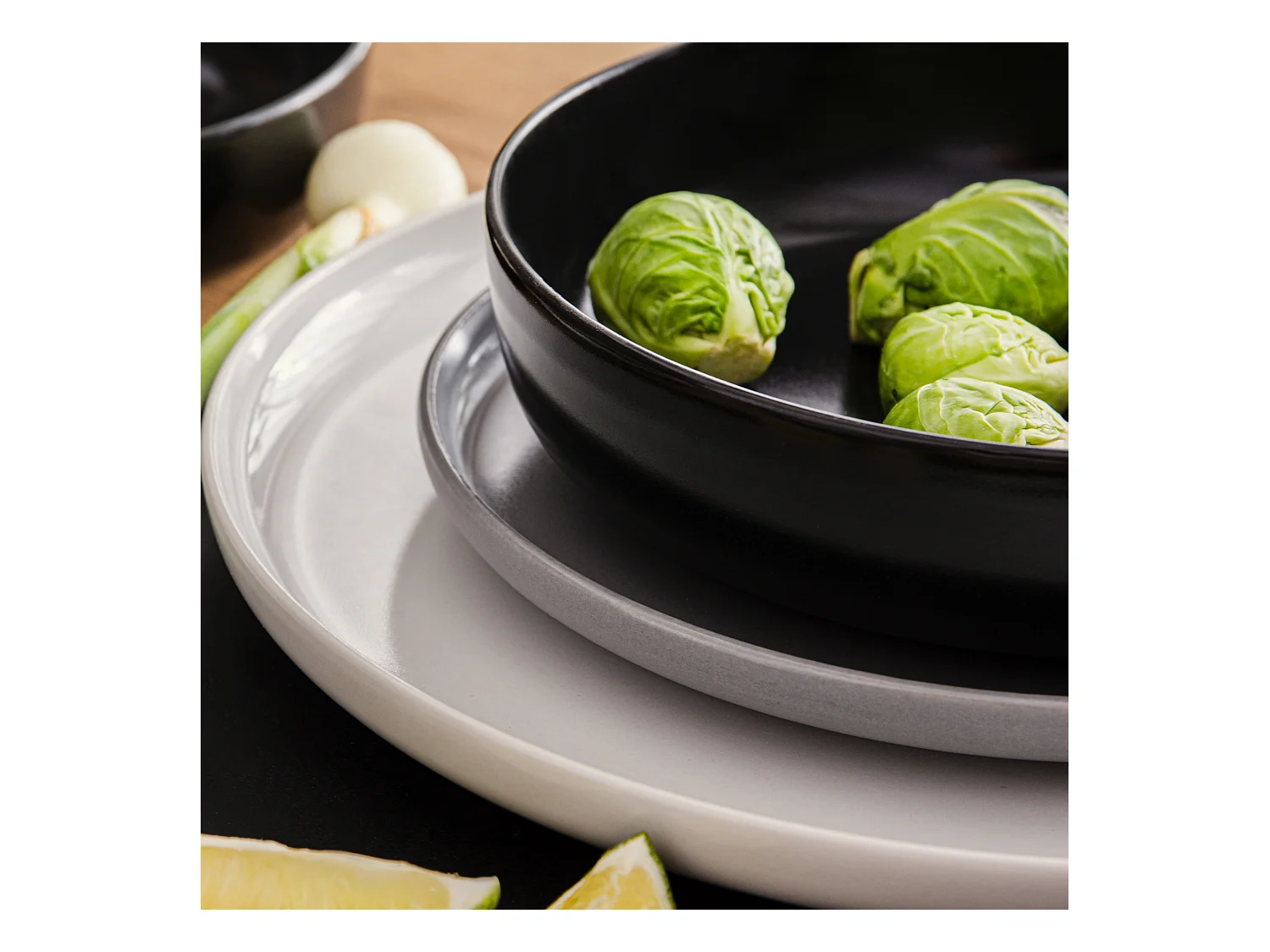 Service de table - Service vaisselle - 6 personnes 18 pièces - Gris, Blanc, Noir - VICTO