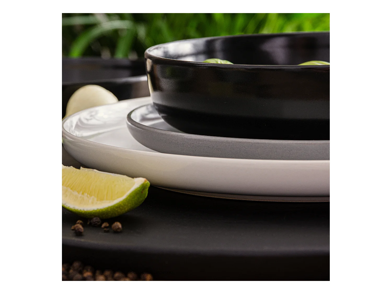 Service de table - Service vaisselle - 6 personnes 18 pièces - Gris, Blanc, Noir - VICTO