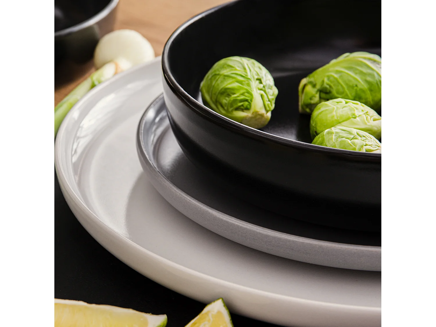 Service de table - Service vaisselle - 6 personnes 18 pièces - Gris, Blanc, Noir - VICTO