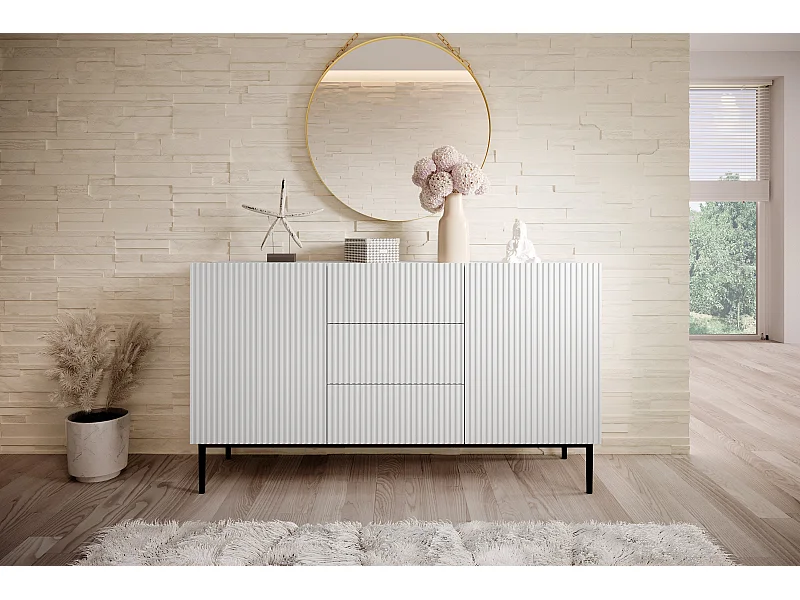 Wit buffetkast met 2 deuren en 3 centrale lades met zwart metalen voet 150x45 cm