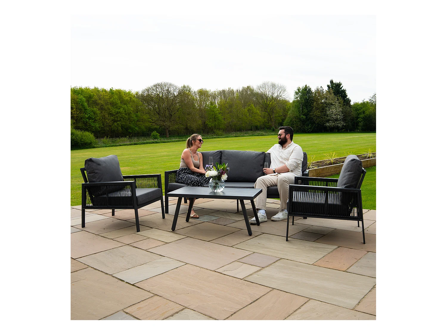 Conjunto para Exteriores de aluminio 5 plazas (4piezas) Antracita + Caja en ratán Negro 582L