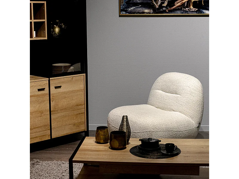 Fauteuil rotatif 360° en tissu bouclette écru pied noyer – CORALINE