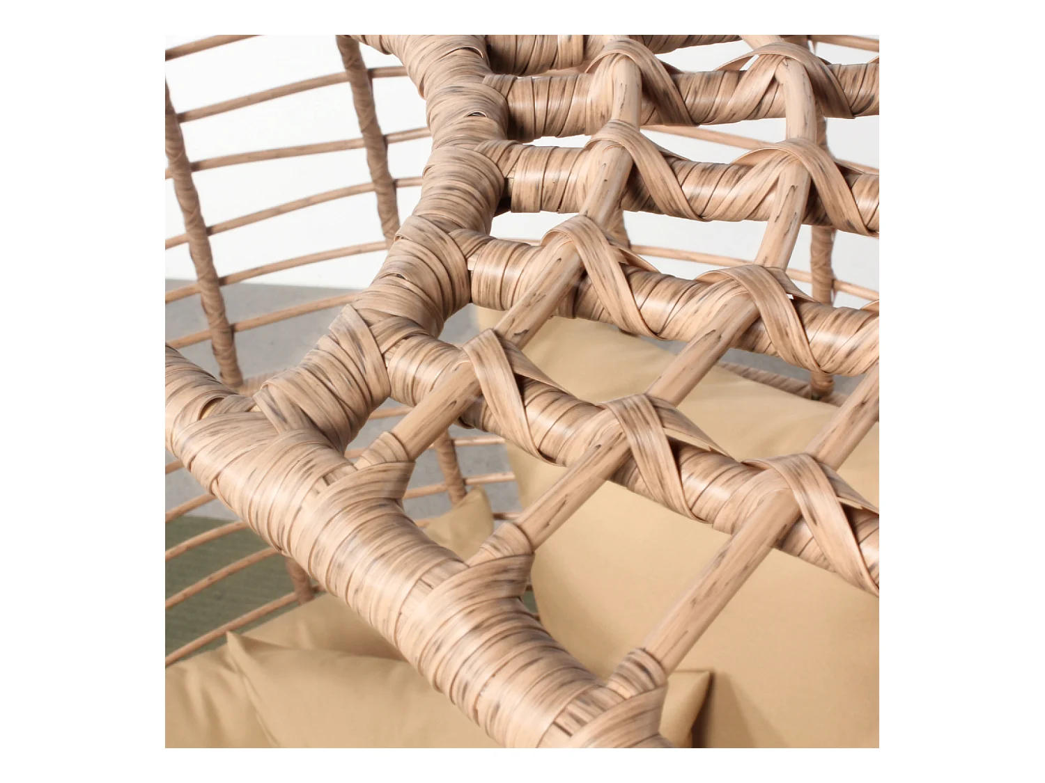 Ensemble fauteuil sur pied effet rotin et repose-pieds avec coussin beige JANE