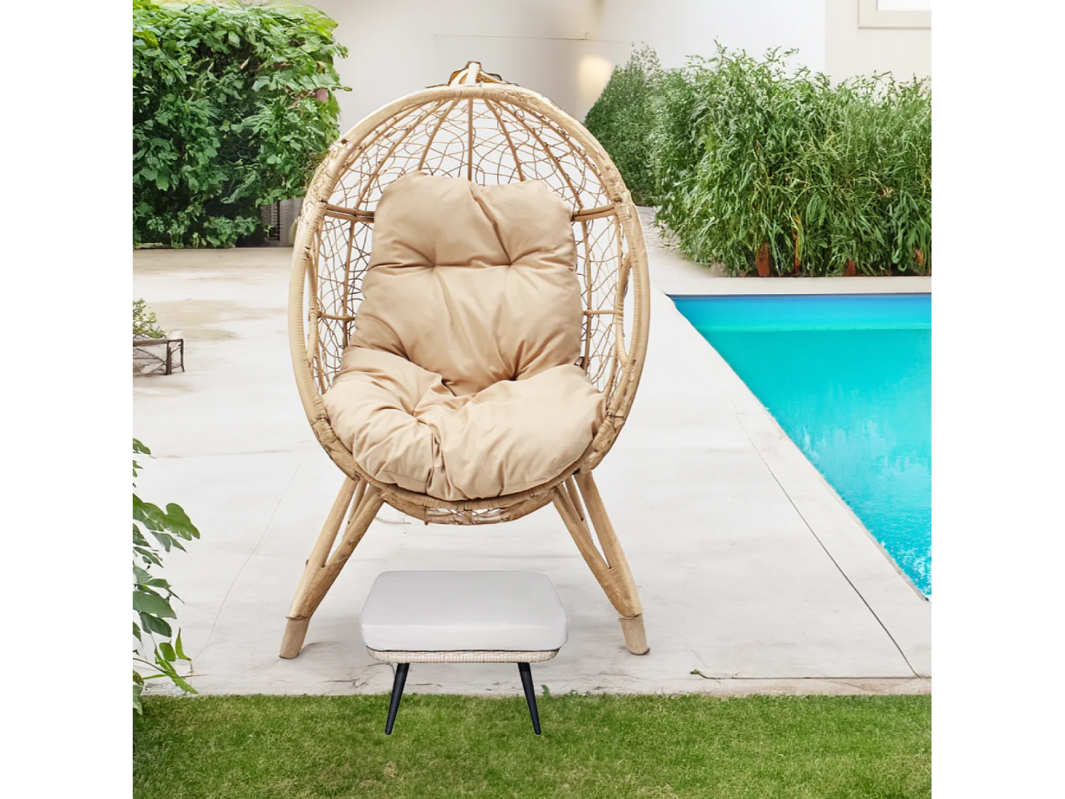 Ensemble d'extérieur : fauteuil suspendu effet rotin et repose-pieds avec coussin beige JANE