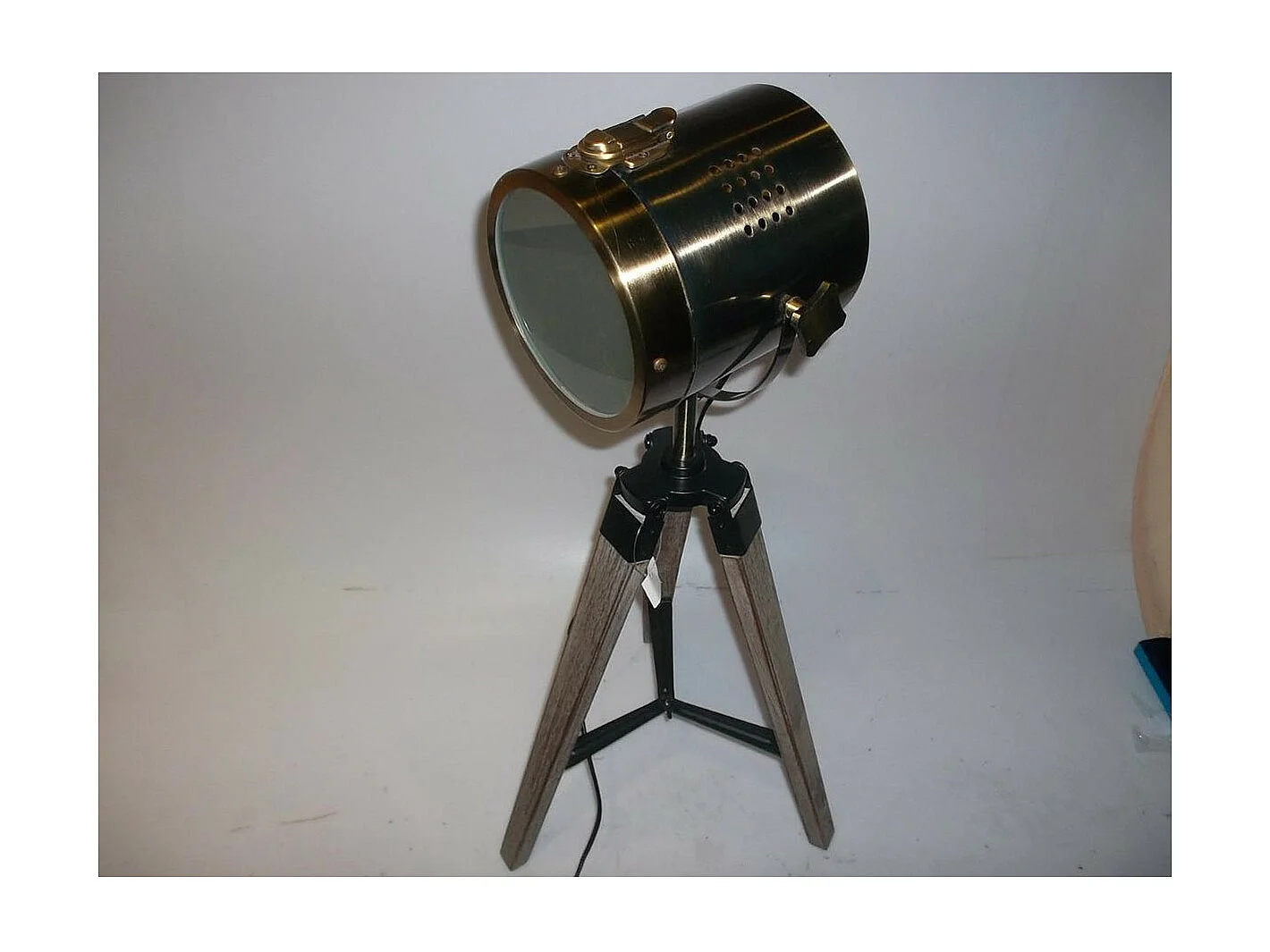 Lampe Projecteur en métal Bronze et pied en Bois H 68 cm