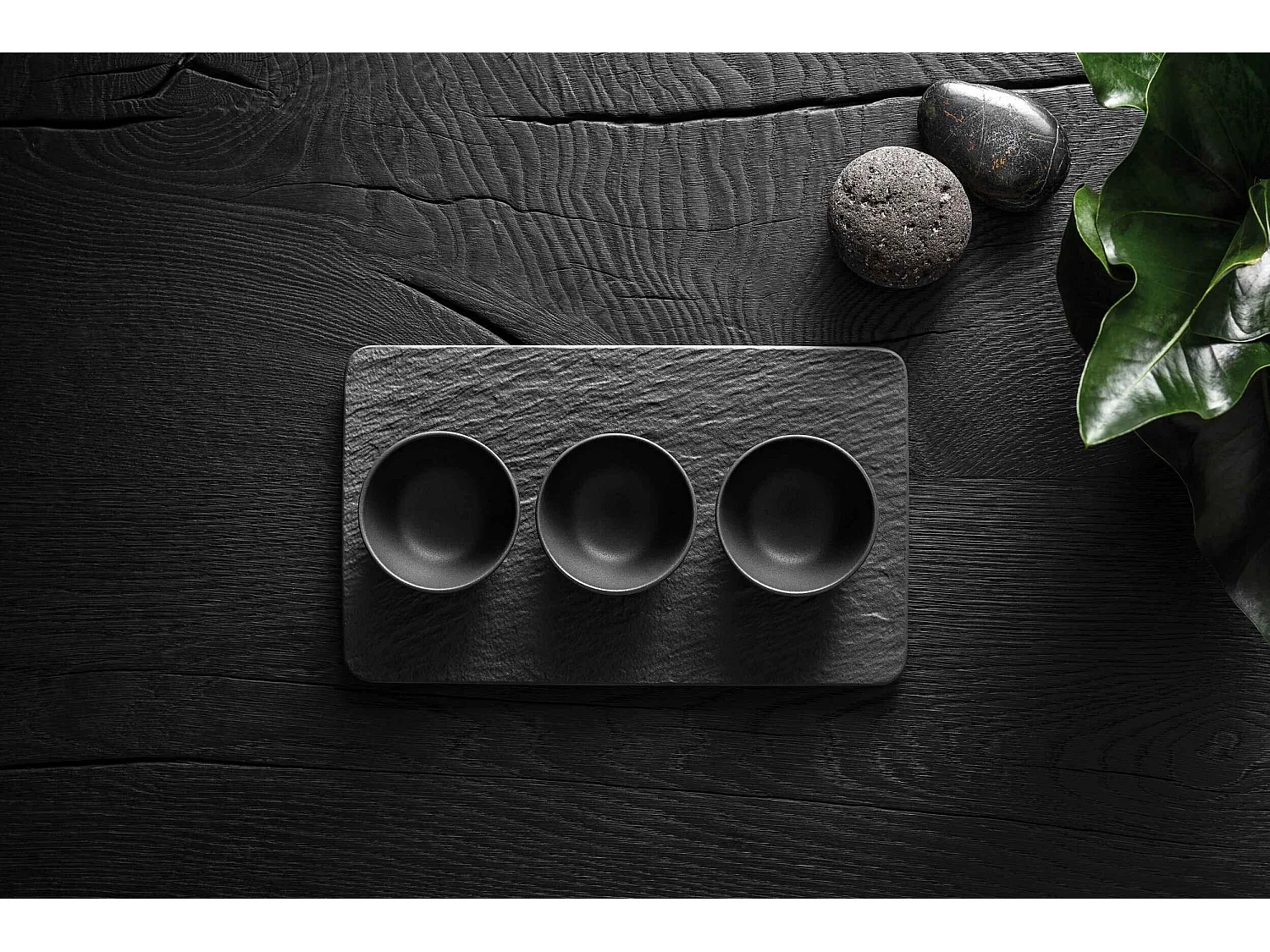 Set di 3 coppette e un vassoio in porcellana nero, 60 ml, Manufacture Rock
