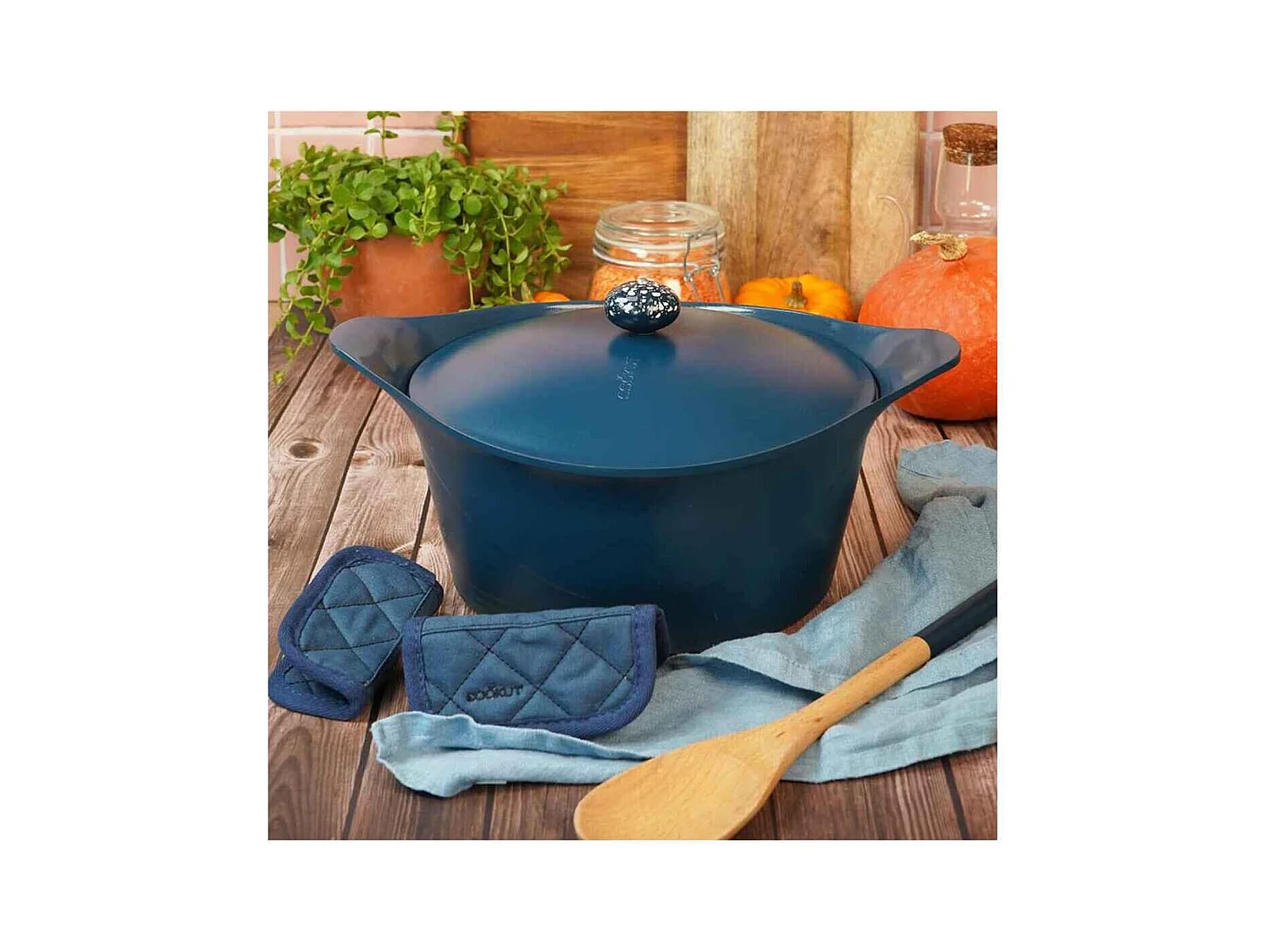 Antihaft-Kasserolle Cocotte aus recyceltem Metall Blaubeere D24 cm, L'Incroyable