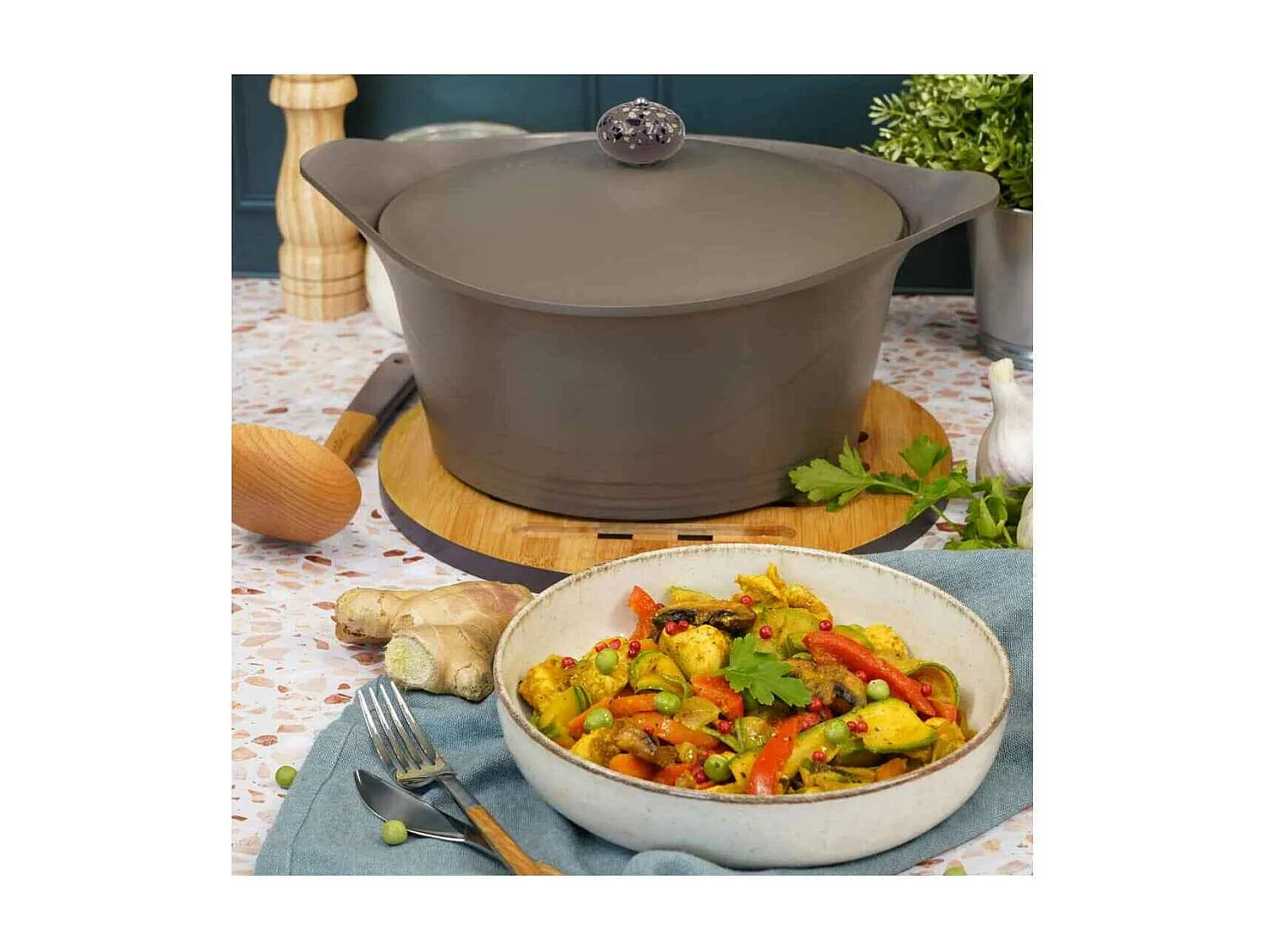 Antihaft-Kasserolle Cocotte aus recyceltem Metall Mokka D20 cm, L'Incroyable