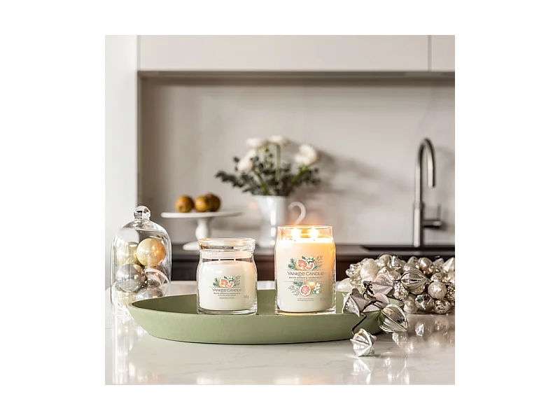 Bougie en grand pot, White Spruce & Grapefruit, blanc 567 gr, Signature