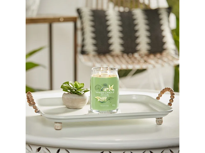 Bougie parfumée en grand pot, Vanilla Lime, vert 567 gr, Signature