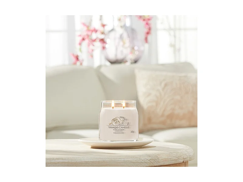 Vela perfumada em frasco médio, Warm Cashmere, bege 368 gr, Signature