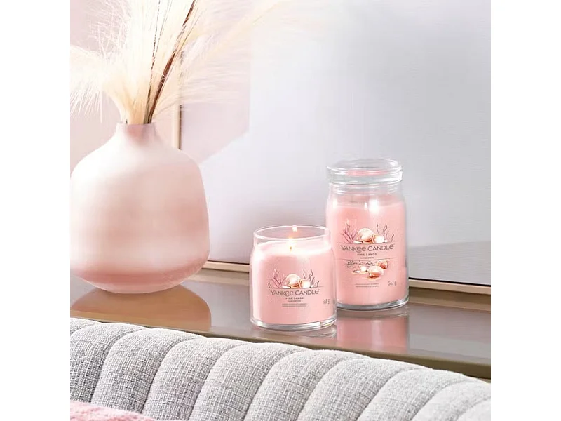 Duftkerze im mittelgroßen Glas, Pink Sands, rosa 368 gr, Signature