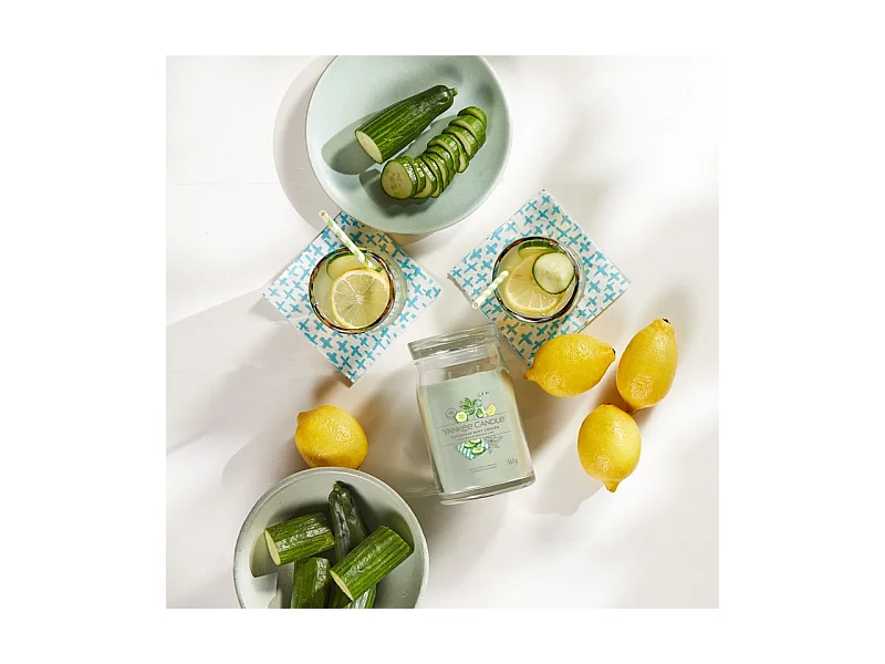 Bougie parfumée en pot moyen, Cucumber Mint Cooler, vert 368 gr, Signature