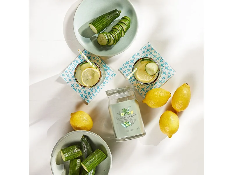 Bougie parfumée en pot moyen, Cucumber Mint Cooler, vert 368 gr, Signature
